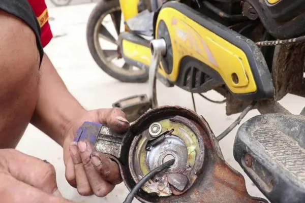 钦州市电动车刹车故障